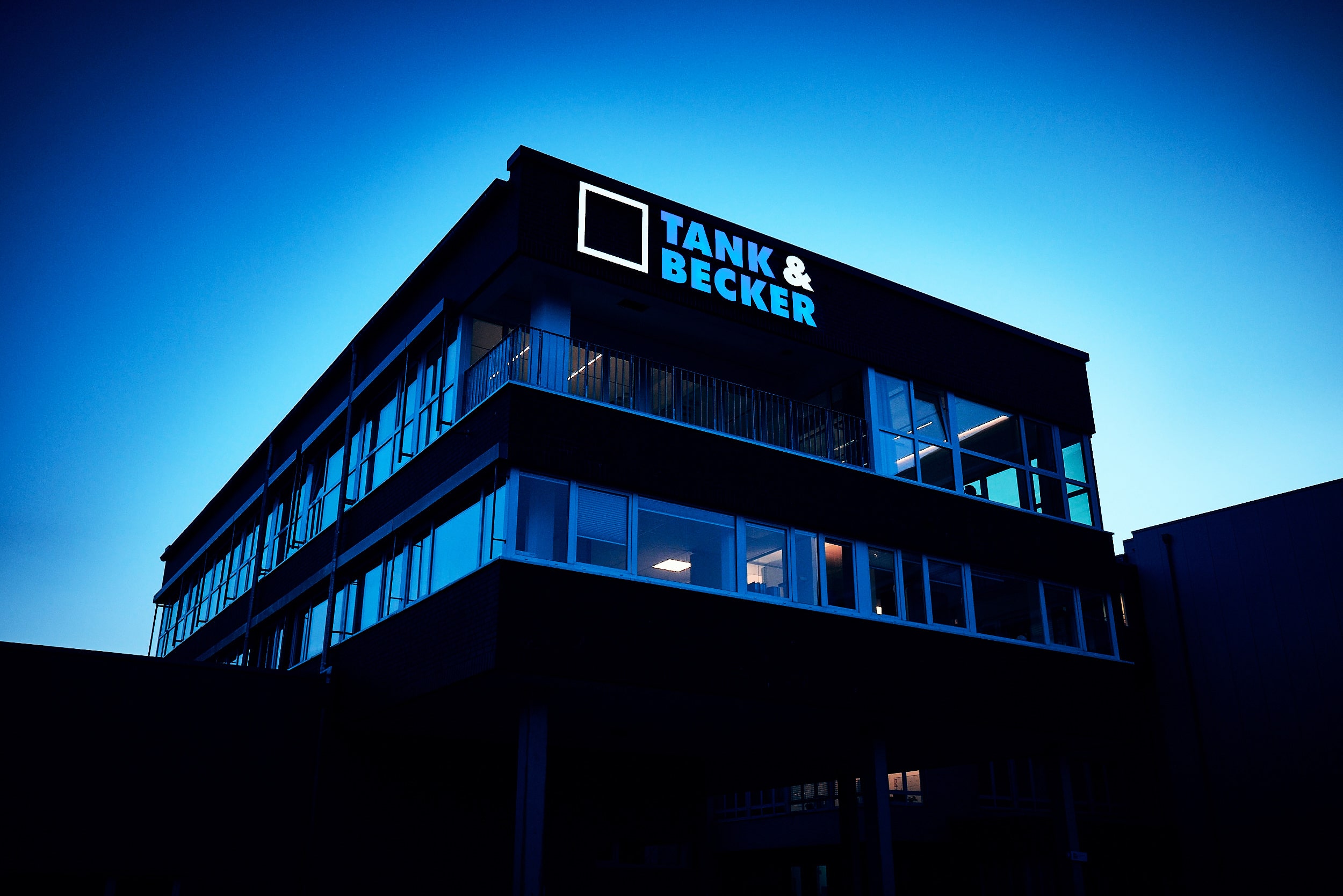 Tank & Becker GmbH Firmenzentrale Hamburg-min
